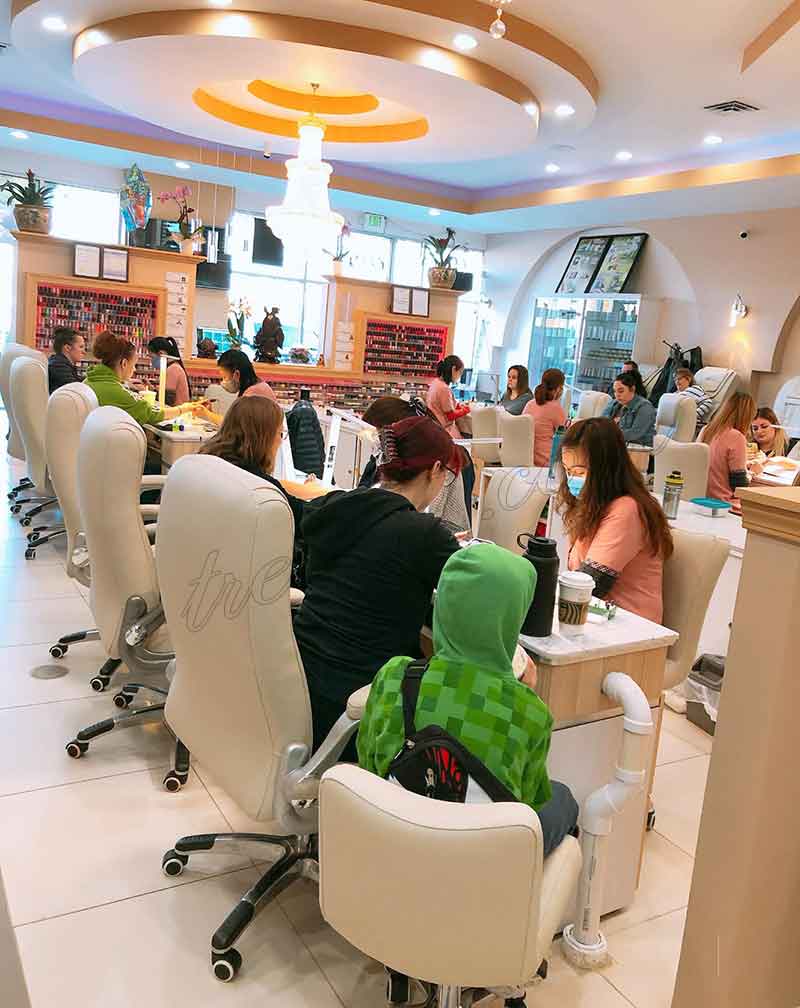 Cần Sang Tiệm Nail Lớn Good Location Tại Thành Phố Auburn WA