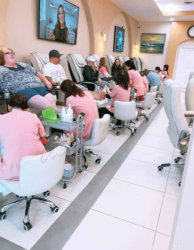 Cần Sang Tiệm Nail Lớn Good Location Tại Thành Phố Auburn WA