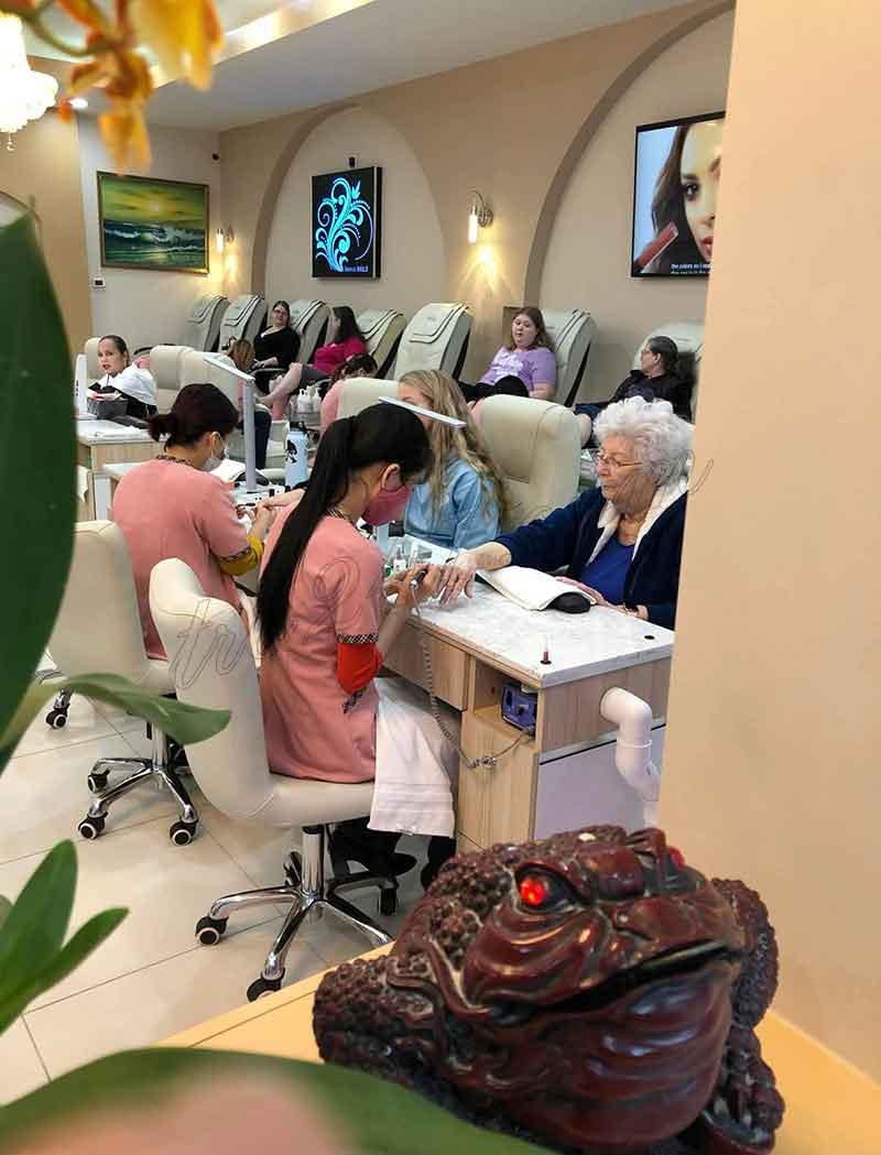 Cần Sang Tiệm Nail Lớn Good Location Tại Thành Phố Auburn WA