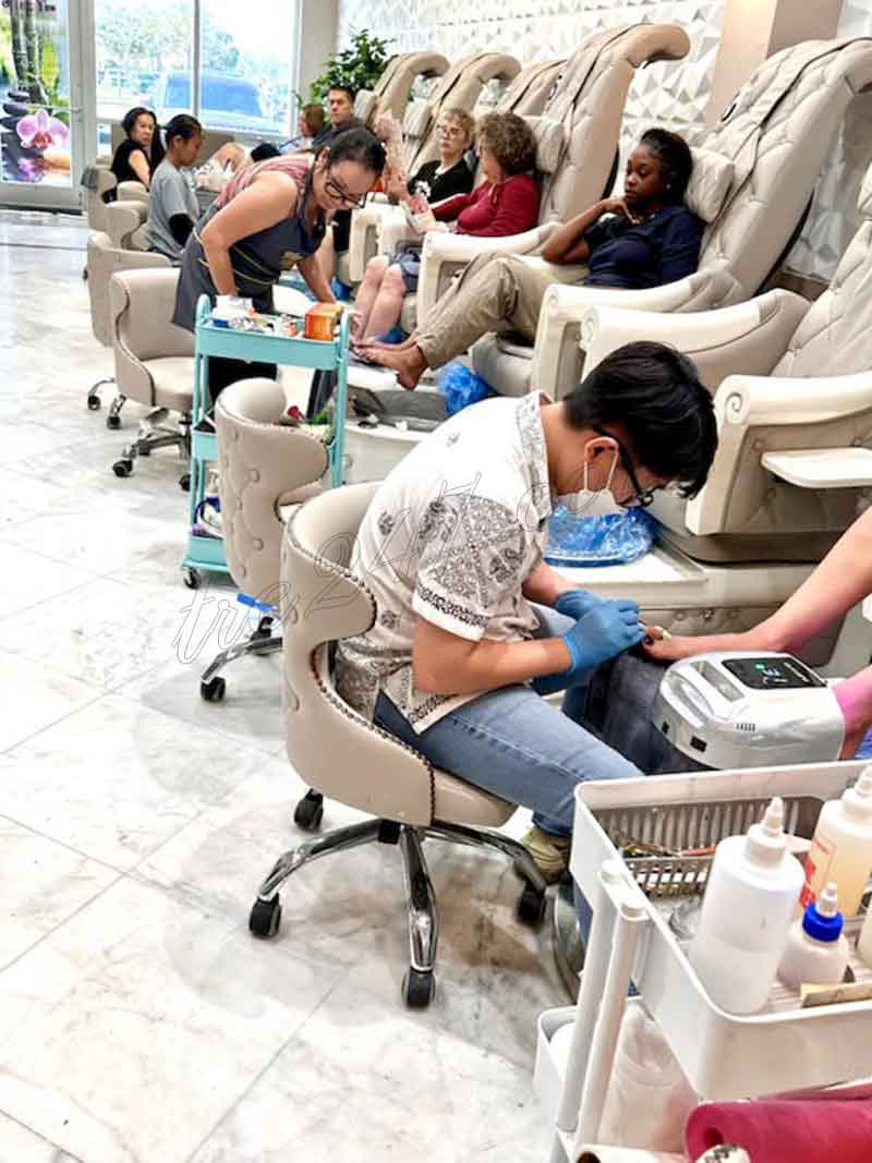 Sang Tiệm Nail tại Clearwater, Florida – Giá $150,000