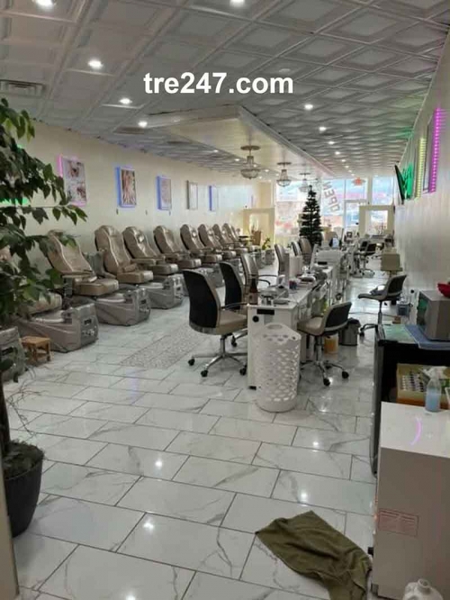 Sang Tiệm Nail tại Elkins, West Virginia – 10 bàn, 10 ghế