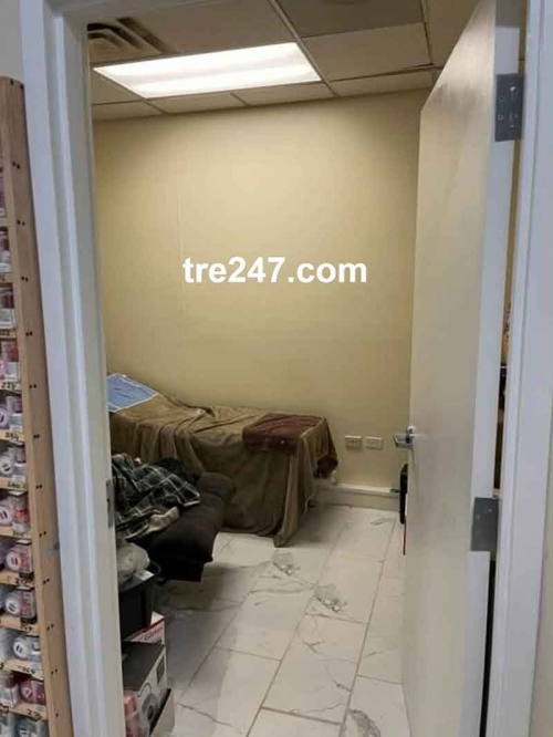 Sang Tiệm Nail tại Elkins, West Virginia – 10 bàn, 10 ghế