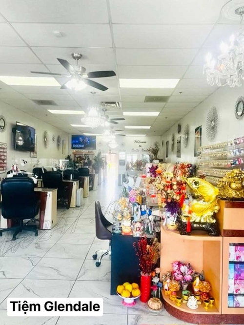 Cần Bán 2 Tiệm Nail Ở AZ