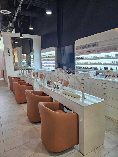 Sang Tiệm Nail tại khu, California – 10 bàn, 16 ghế
