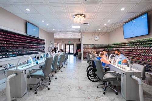 Sang Tiệm Nail tại Midland, Texas – 10 bàn, 10 ghế