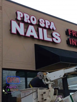Sang Tiệm Nail tại Indianapolis, Indiana