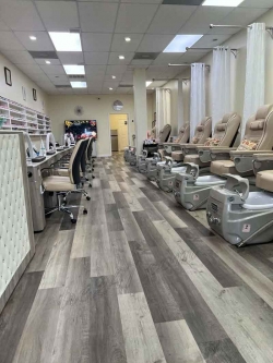 Sang Tiệm Nail tại SugarLand, Texas – 8 bàn, 9 ghế