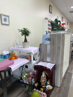 Sang Tiệm Nail tại SugarLand, Texas – 8 bàn, 9 ghế